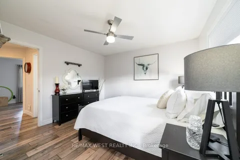 100 Atwood Ave, Halton Hills, ON L7G 6C5