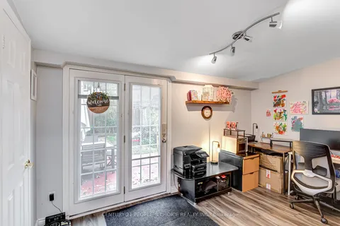 13 Jeffrey St, Brampton, ON L6S 2M9