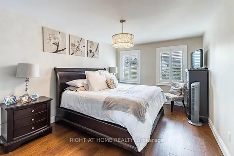 4055 Wilcox Rd, Mississauga, ON L4Z 1B8