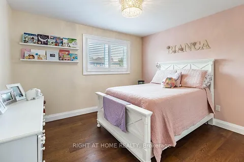 4055 Wilcox Rd, Mississauga, ON L4Z 1B8