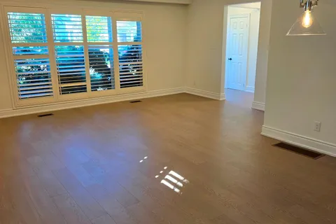 8 Northampton Dr, Toronto, ON M9B 4S6