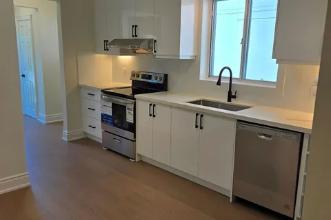 8 Northampton Dr, Toronto, ON M9B 4S6