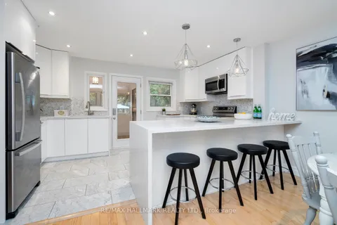 59 Skylark Rd, Toronto, ON M6S 4M5