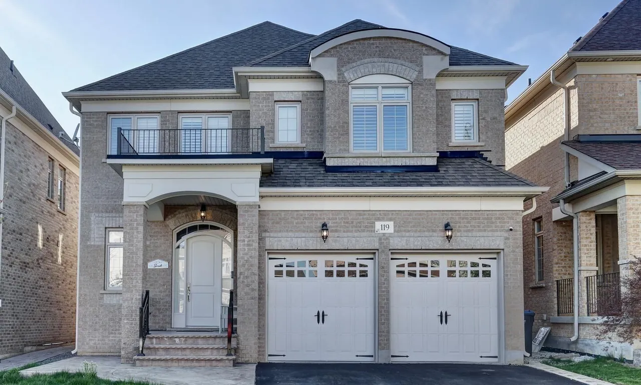119 Coastline Dr, Brampton, ON L6Y 0S2
