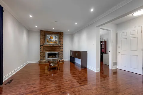 184 Vodden St, Brampton, ON L6X 2V3