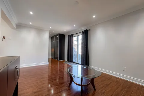 184 Vodden St, Brampton, ON L6X 2V3