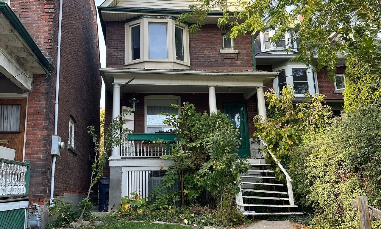 248 Garden Ave, Toronto, ON M6R 1J3