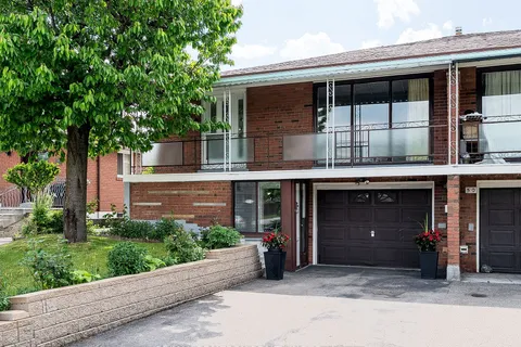 52 Magellan Dr, Toronto, ON M3L 1T2