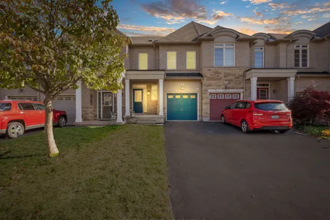 2404 Old Brompton Way, Oakville, ON L6M 0J3