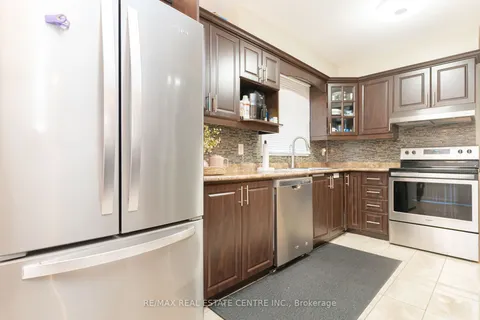 3 Candy Cres, Brampton, ON L6X 3T8