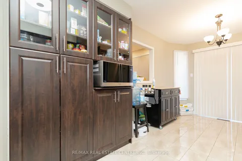 3 Candy Cres, Brampton, ON L6X 3T8