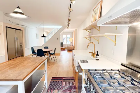 73 Pendrith St, Toronto, ON M6G 1R8