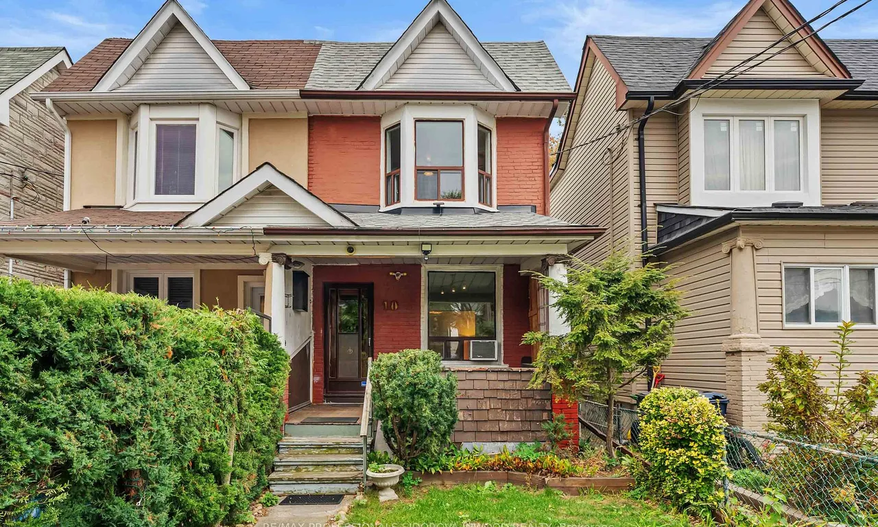 10 Blakley Ave, Toronto, ON M6N 3Y5