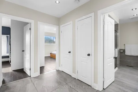 3250 Weston Rd, Toronto, ON M9M 2T7