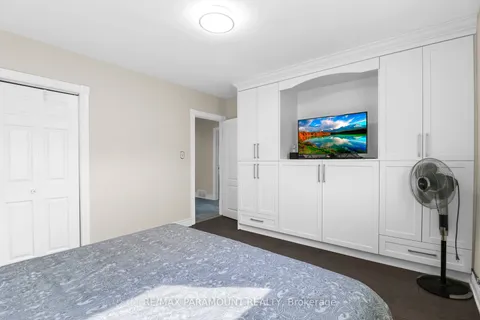 3250 Weston Rd, Toronto, ON M9M 2T7