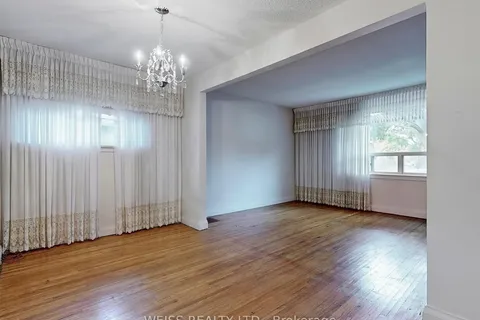 39 Savona Dr, Toronto, ON M8W 4V2