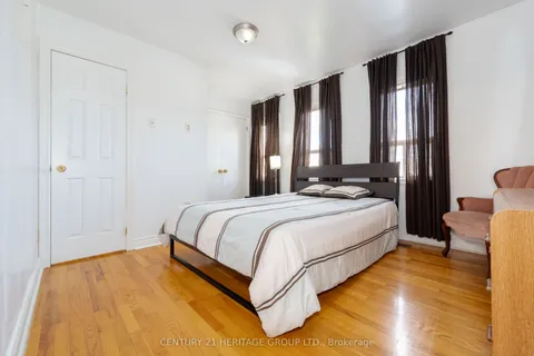 125 Anthony Road, Toronto, ON M3K 1B7