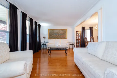 125 Anthony Road, Toronto, ON M3K 1B7