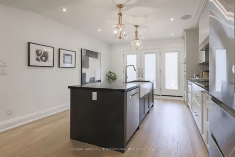 1207 Lorne Park Rd, Mississauga, ON L5H 3A7