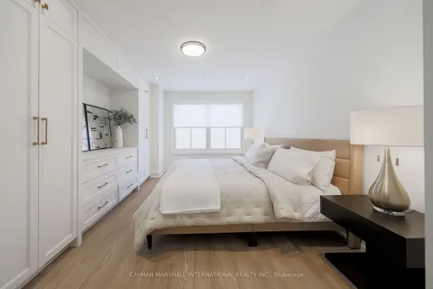1207 Lorne Park Rd, Mississauga, ON L5H 3A7