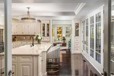 88 Wolfdale Ave, Oakville, ON L6L 4R8