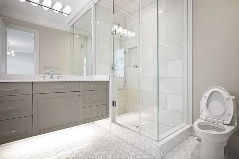 282 Tudor Ave, Oakville, ON L6K 0G9