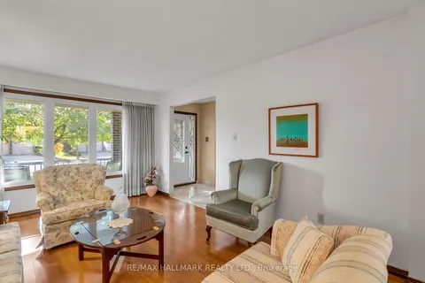 281 Chalfield Lane, Mississauga, ON L4Z 1L1
