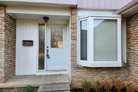 7325 Bendigo Circ, Mississauga, ON L5N 1Z4