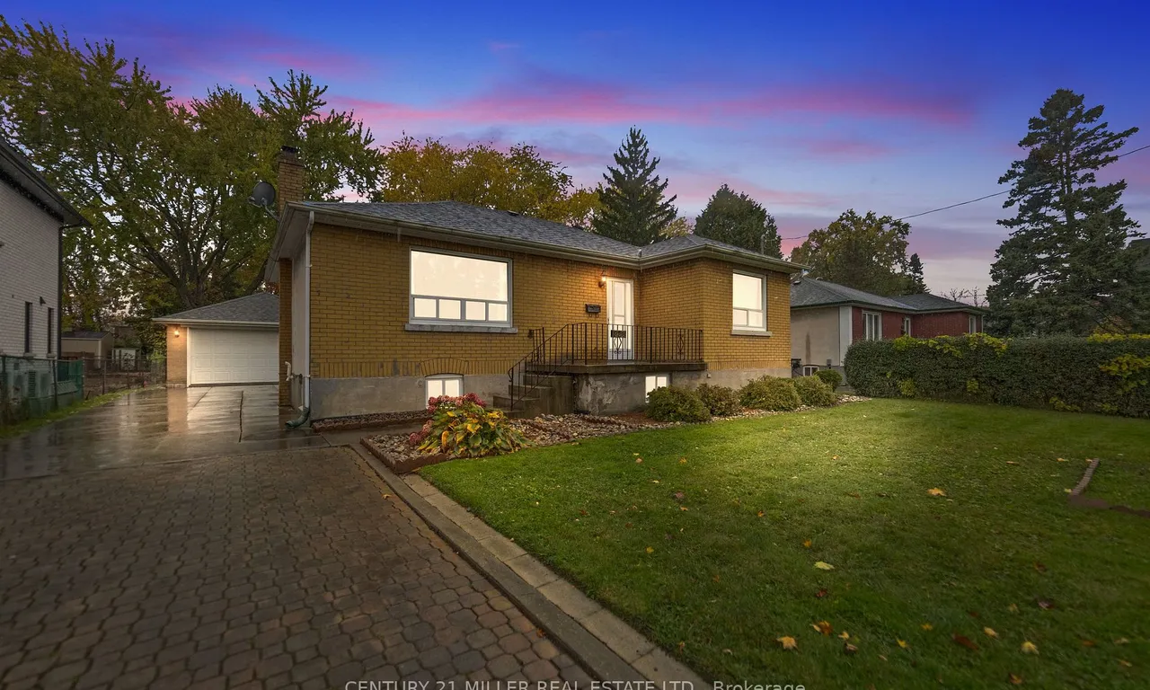 928 The Greenway, Mississauga, ON L5G 1P6