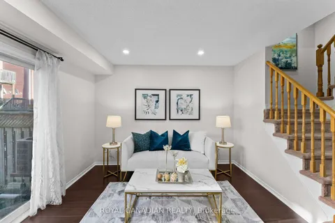 3240 Redpath Circ, Mississauga, ON L5N 8R2
