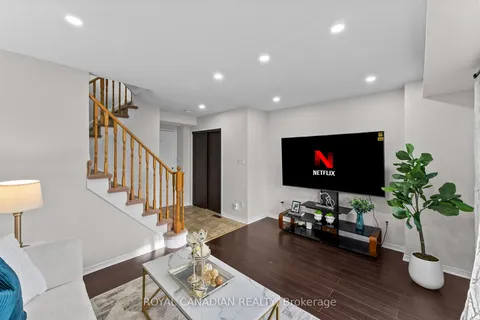 3240 Redpath Circ, Mississauga, ON L5N 8R2
