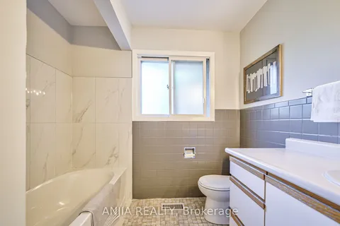 1485 Hixon St, Oakville, ON L6L 1S2