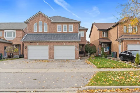 6903 Bansbridge Cres, Mississauga, ON L5N 6T1