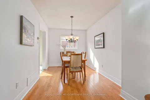 6903 Bansbridge Cres, Mississauga, ON L5N 6T1