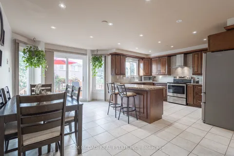 5776 Invergordon Lane, Mississauga, ON L5M 4T8