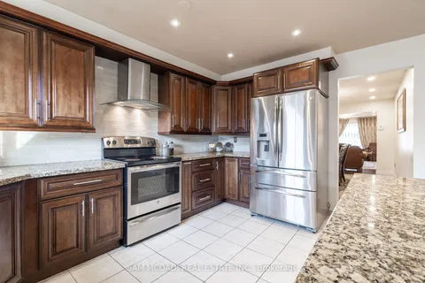 5776 Invergordon Lane, Mississauga, ON L5M 4T8