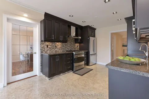 2857 Termini Terr, Mississauga, ON L5M 5S3