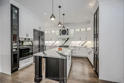 193 Mateo Pl, Mississauga, ON L5A 2K4