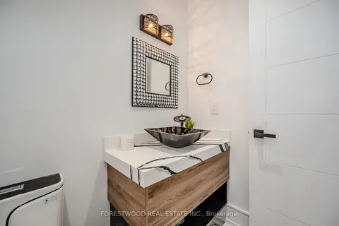 193 Mateo Pl, Mississauga, ON L5A 2K4