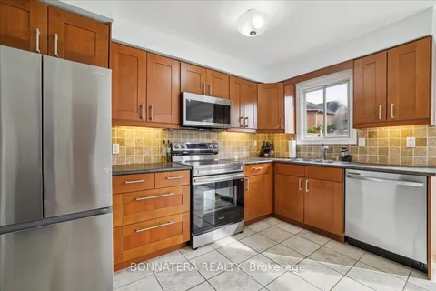 31 Fiddleneck Cres, Brampton, ON L6R 1R2