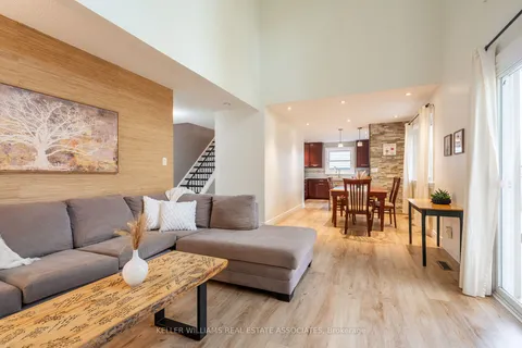 6909 Shelter Bay Rd, Mississauga, ON L5N 1T8