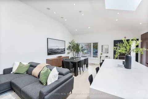 2022 Fontwell Cres, Mississauga, ON L5J 2G7