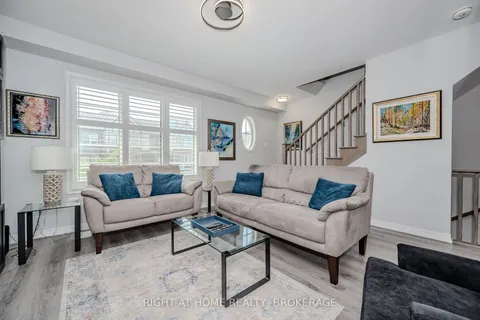 123 Stork St, Oakville, ON L6H 0X8