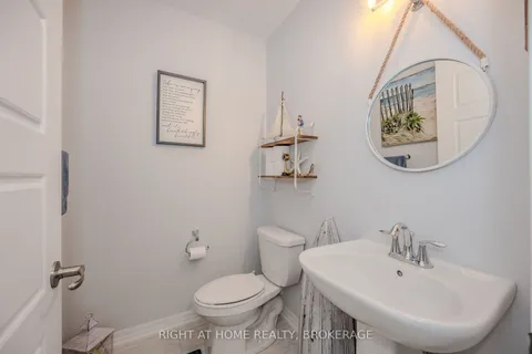123 Stork St, Oakville, ON L6H 0X8
