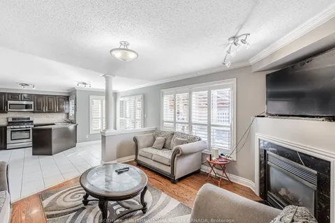 5930 Bassinger Pl, Mississauga, ON L5M 6K5