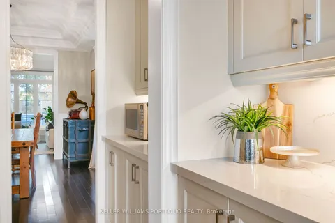 75 Ashbourne Dr, Toronto, ON M9B 4H4