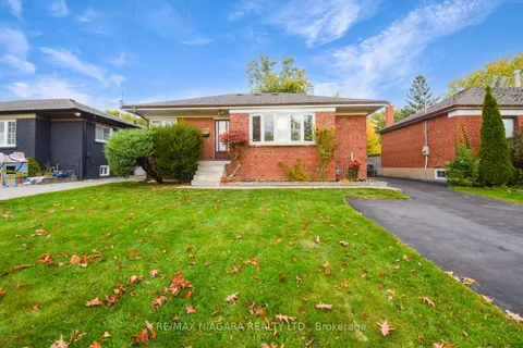 1503 Blanefield Rd, Mississauga, ON L5G 4H3