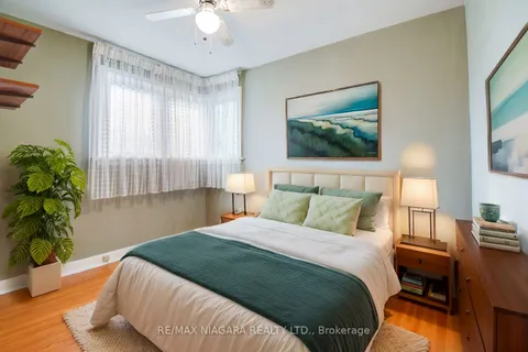 1503 Blanefield Rd, Mississauga, ON L5G 4H3