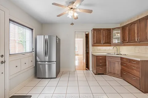 104 Third St, Toronto, ON M8V 2X9