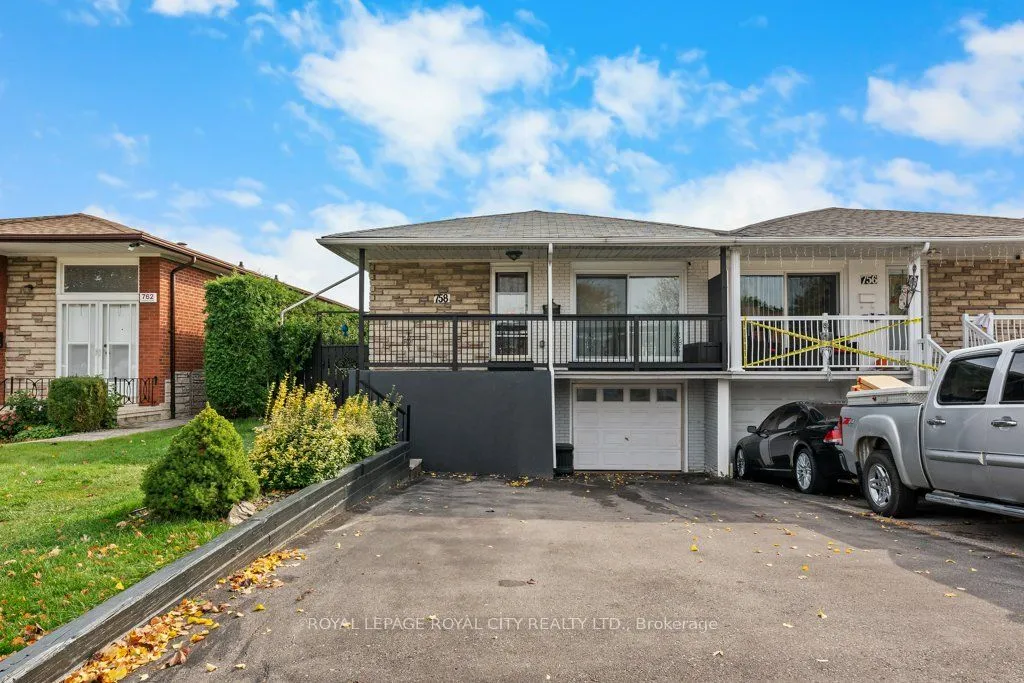 758 Annamore Rd, Mississauga, ON L4Y 2V7